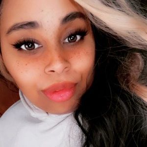 Meet your Posher, Renia